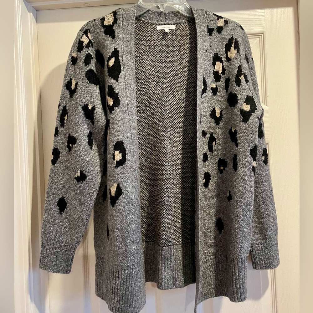 Gray Leopard Print Women's Cardigan - Picture 2 of 6